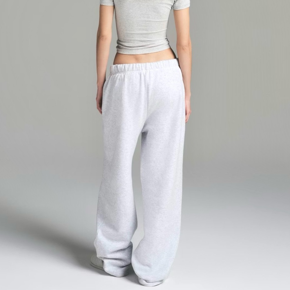 SKIMS Cotton Fleece Classic Straight Leg Sweatpants - Picture 2 of 3